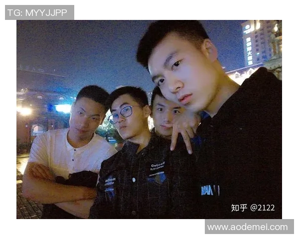 足球明星家庭趣事大揭秘搞笑瞬间让你捧腹大笑的温馨时刻